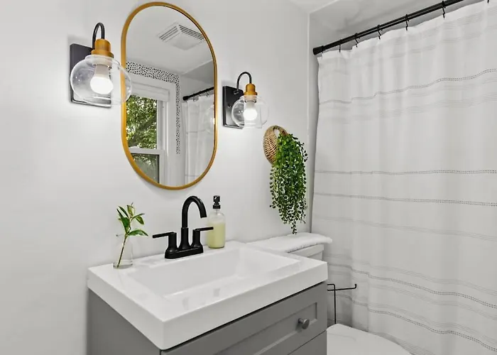 Apartment Halcyon Haven - A Heavenly Homestead For 4